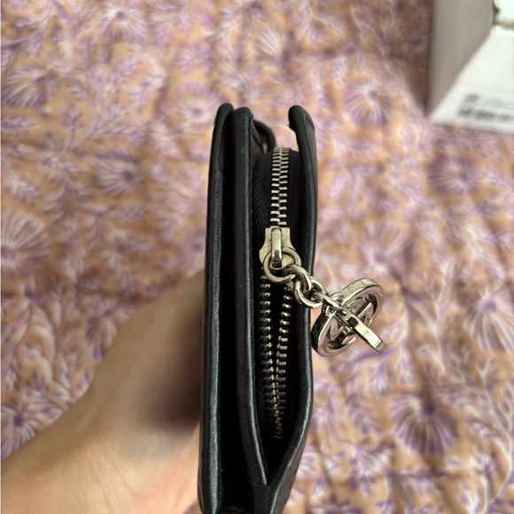 Gucci Black Embossed Leather Wallet - Picture 3 of 3